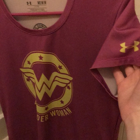 Wonder Woman Under Amour - Picture 4 of 4